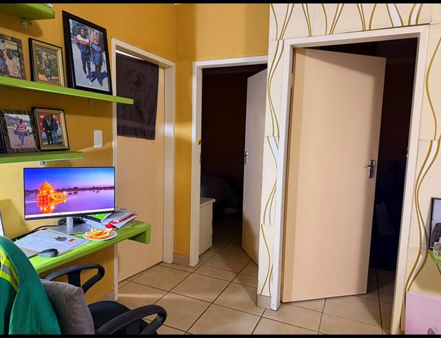 2 BEDROOM APARTMENT FOR SALE IN WATERVAL EAST